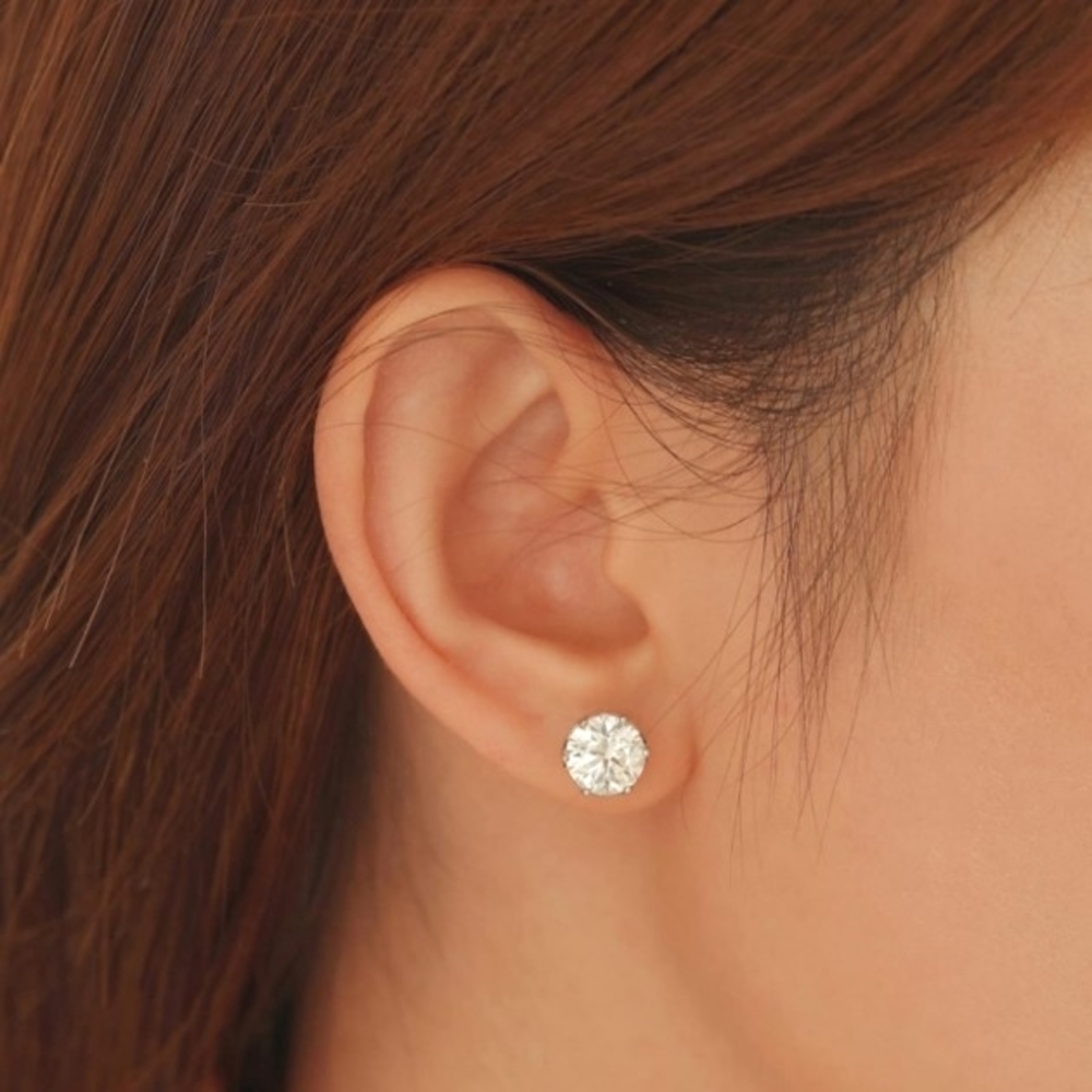 RESERVED-4 CARAT MOISSANITE STUDS - Picture 6 of 13